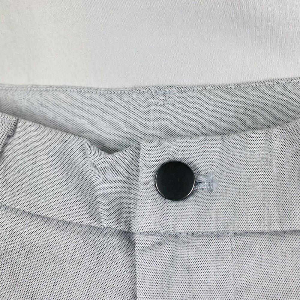 Lululemon Light Gray Performance Mens Shorts Size 31 … Gem